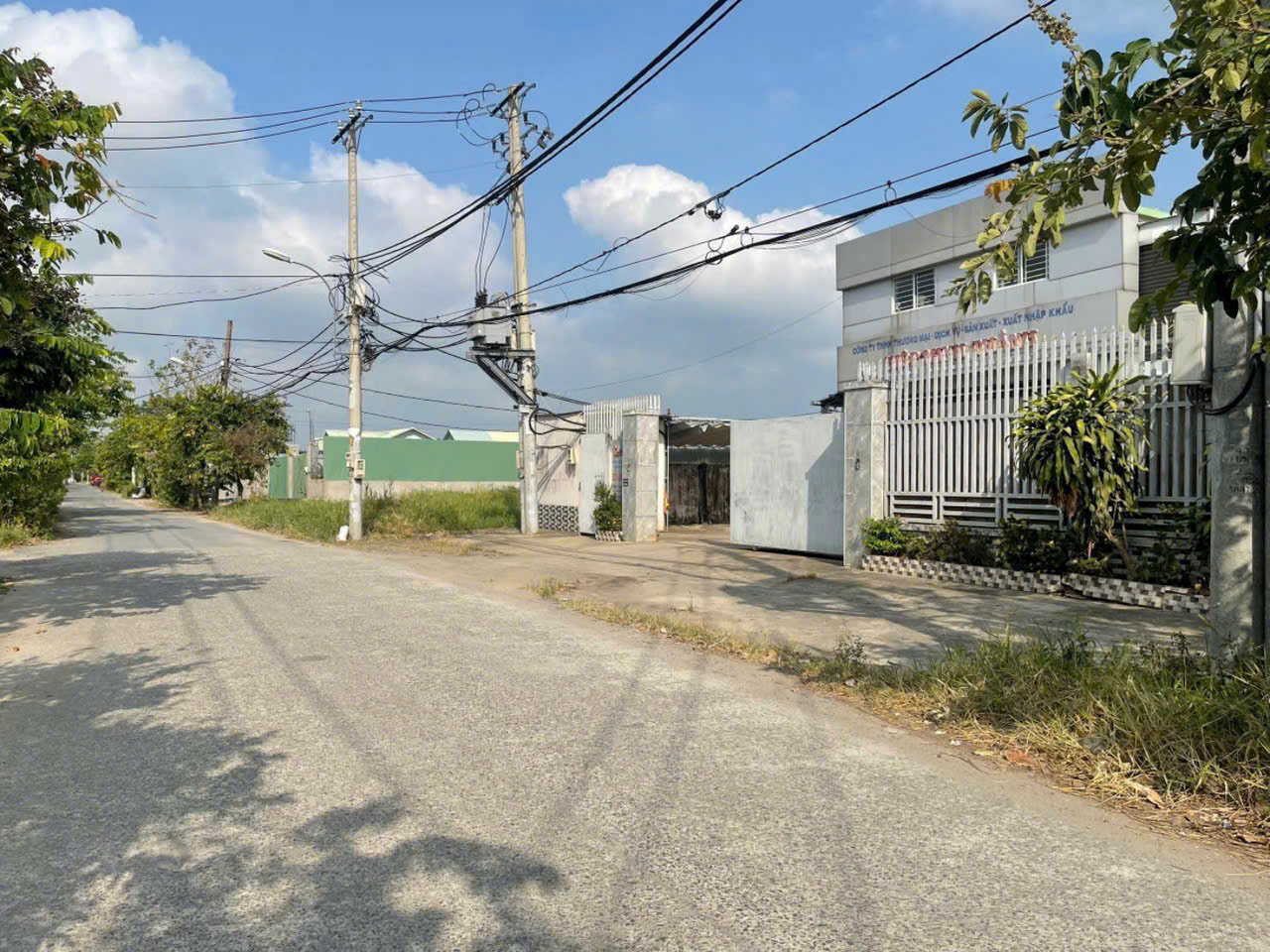 XƯỞNG MẶT TIỀN TRẦN THỊ HƠN – 2.400M² (2.000M² THỔ) – CONTAINER 24/7 – CHỈ 58 TỶ. 15985445