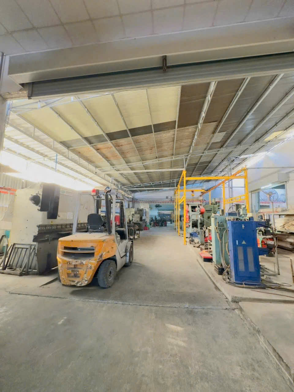 XƯỞNG MẶT TIỀN TRẦN THỊ HƠN – 2.400M² (2.000M² THỔ) – CONTAINER 24/7 – CHỈ 58 TỶ. 15985445