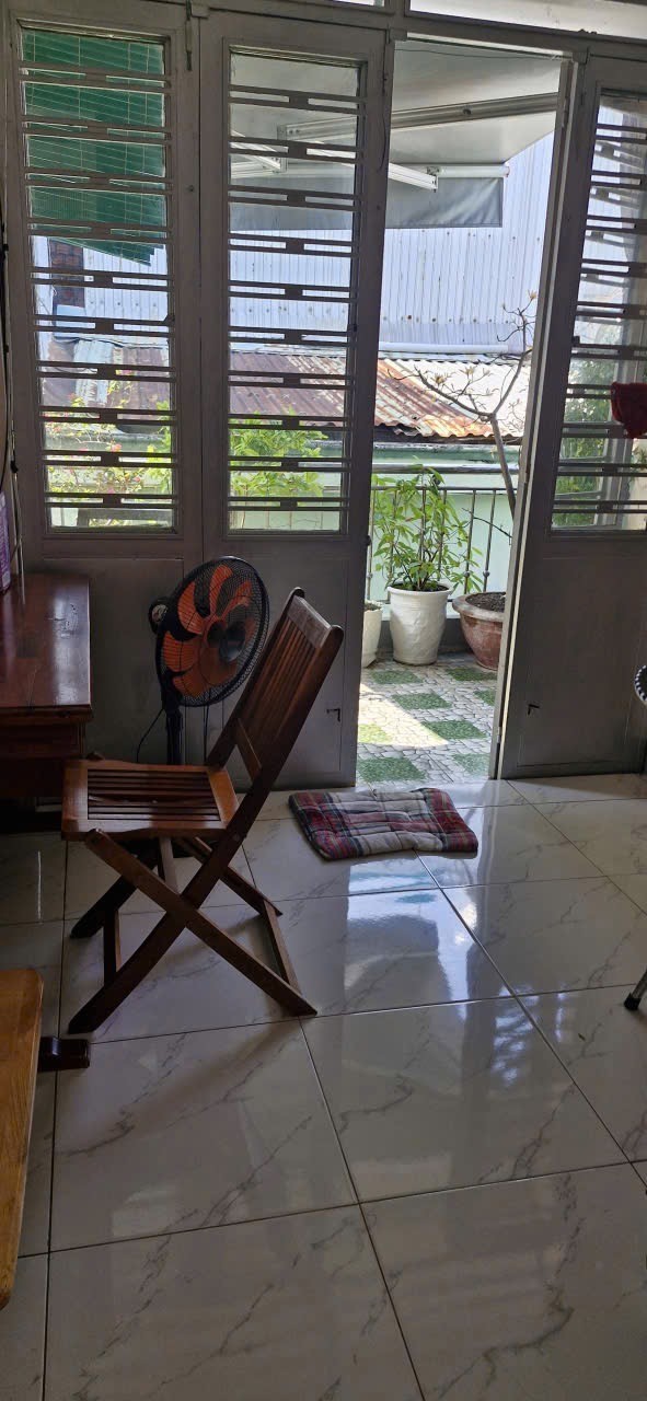 # K thẳng thông, 10m ra MT Trần Cao Vân, 37m2, 3 tầng, 3PN, nhỉnh 3 tỷ 15985456