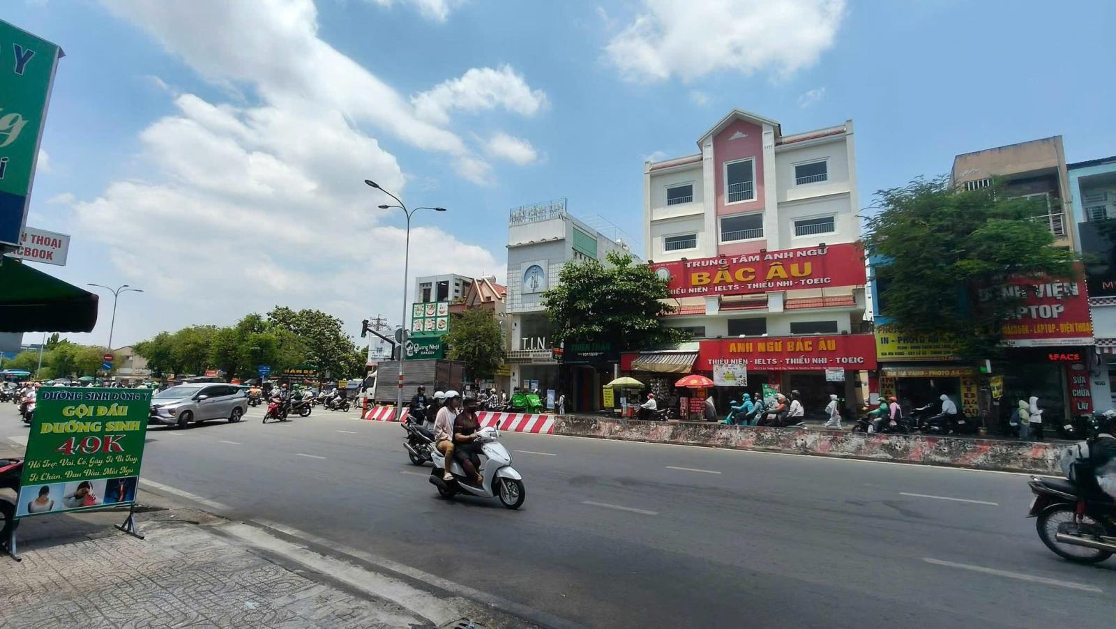 Bán nhà Mặt tiền Lê Trọng Tấn - gần Tây Thạnh, 5,2x21m, 2 Tầng, HĐT 50 triệu, 25,9 tỷ. 15985507