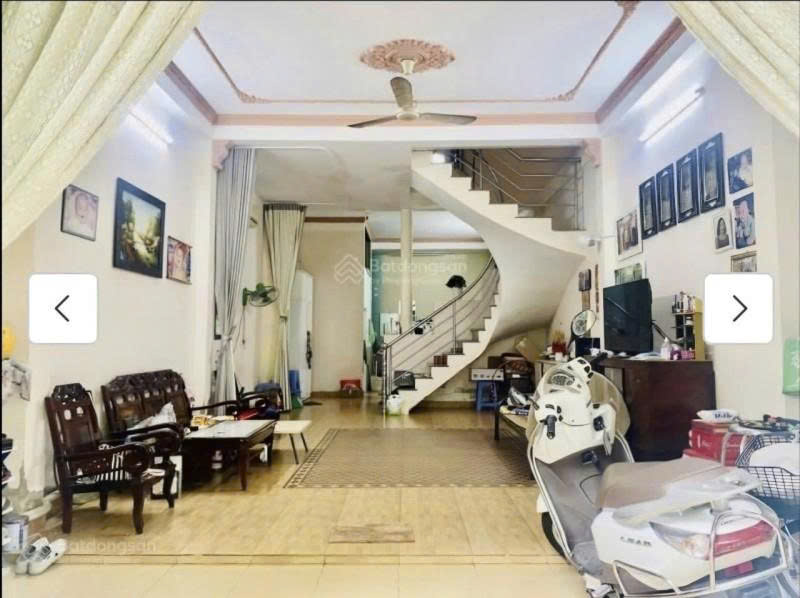 Bán nhà hẻm Ngô Bệ - giao Cộng Hòa, gần nhà ga T3, 5x18m, 2 tầng, Sổ A4, 1 đời chủ, 8,8 tỷ 15985513