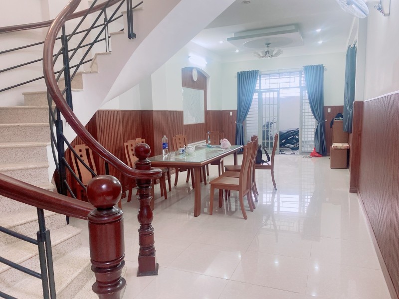 Bán nhà đường số 27, Hiệp Bình Chánh, Thủ Đức, TP HCM. DT 105 m2, 3 tầng. Giá  8.7 tỷ, Sổ Hồng, 15985517