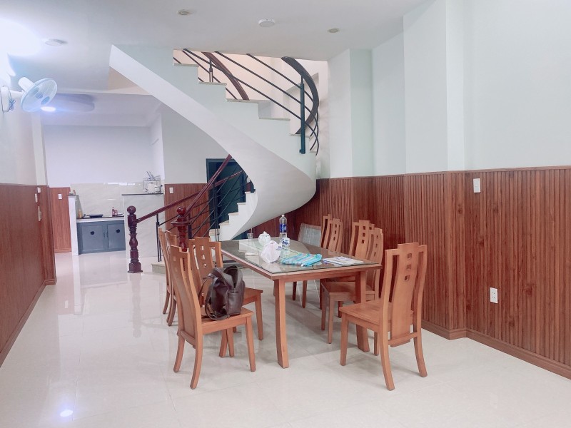 Bán nhà đường số 27, Hiệp Bình Chánh, Thủ Đức, TP HCM. DT 105 m2, 3 tầng. Giá  8.7 tỷ, Sổ Hồng, 15985517