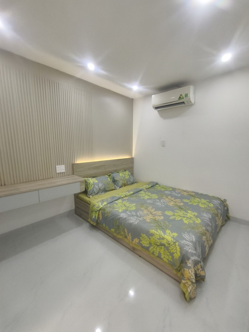 Bán tòa căn hộ 4 tầng thang máy Phan Tứ 100m2 giá tốt dòng tiền 105tr/tháng 15985546