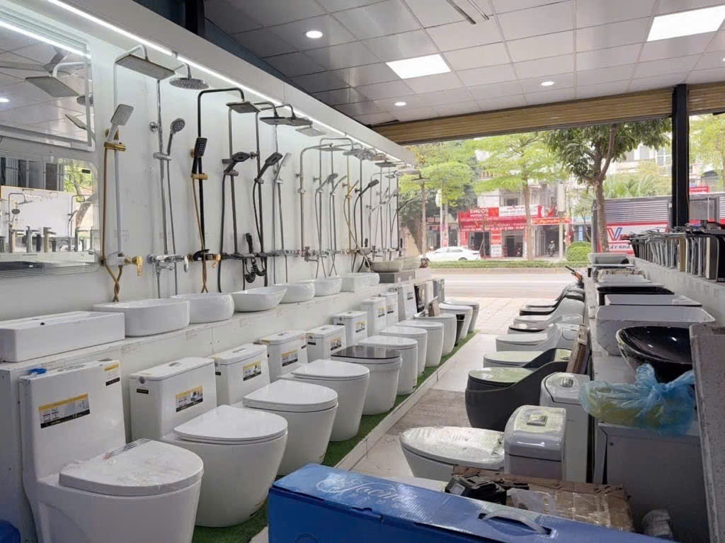 MẶT PHỐ LÊ TRỌNG TẤN , KINH DOANH SẦM UẤT - MẶT TIỀN KHỦNG, VỈA HÈ ĐÁ BÓNG, ĐƯỜNG 2 LÀN, NHÀ 2 MẶT 15985560