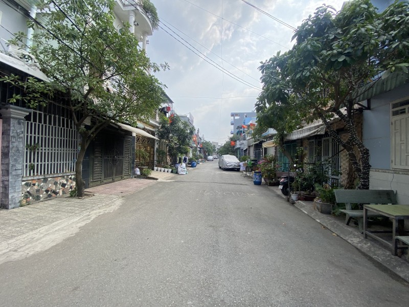 Bán nhà 1 Trệt 1 Lầu Dĩ An,Đường 2 ô tô,SHR,gần Vincom Dĩ An 15985576