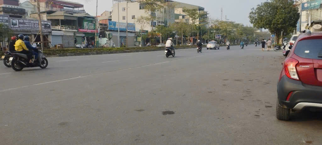 Bán đất tặng nhà C4 mặt phố Ngô Gia Tư- Kinh doanh- vỉa hè 70m nhỉnh 14 tỷ(TL) 15985621