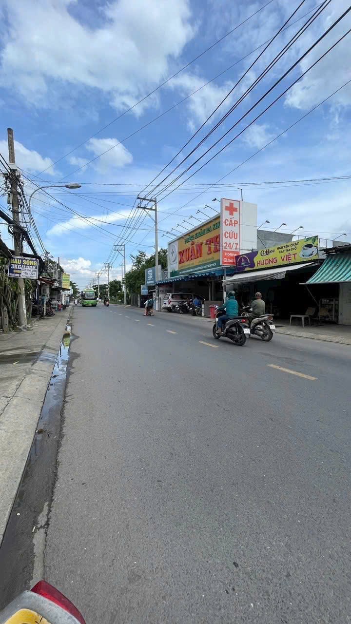 Bán nhà mặt tiền 5,7x45m giá 14,9 tỷ Đường Đặng Thúc Vịnh 15985625