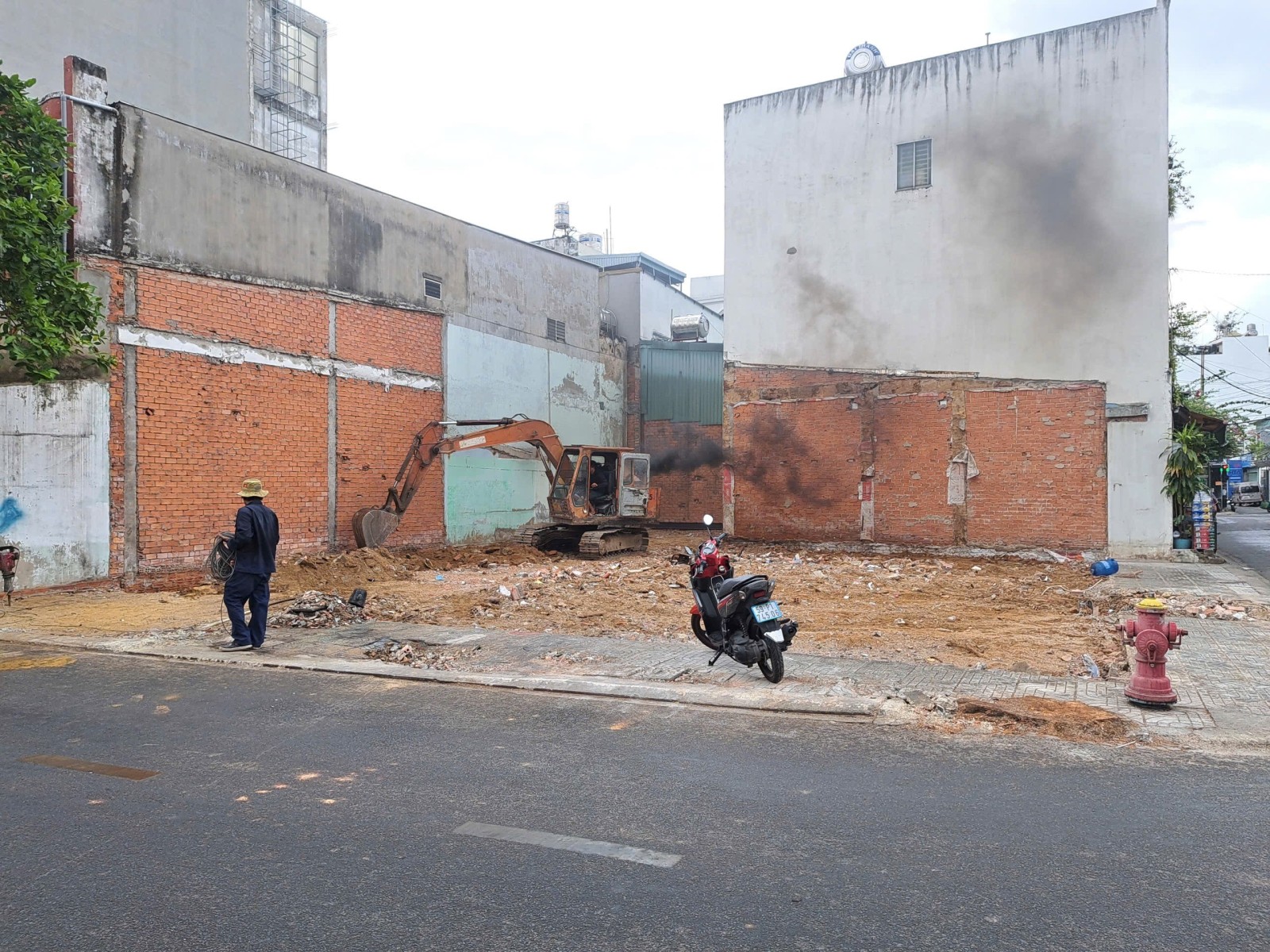 ĐẤT LÔ GÓC HAI MẶT TIỀN THOÁNG MÁT-KD ĐỈNH.
VÀI BƯỚC CHÂN RA SONG HÀNH TRƯỜNG CHINH-GIÁP TÂN BÌNH 15985694