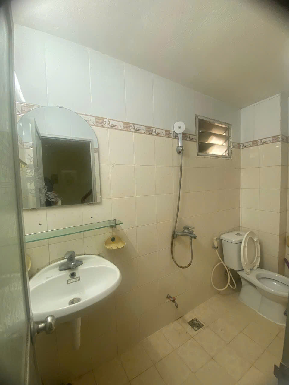 Cho thuê nhà ngõ Chợ Khâm Thiên 22 m2*4 tầng-Giá 7,5 triệu 15985710