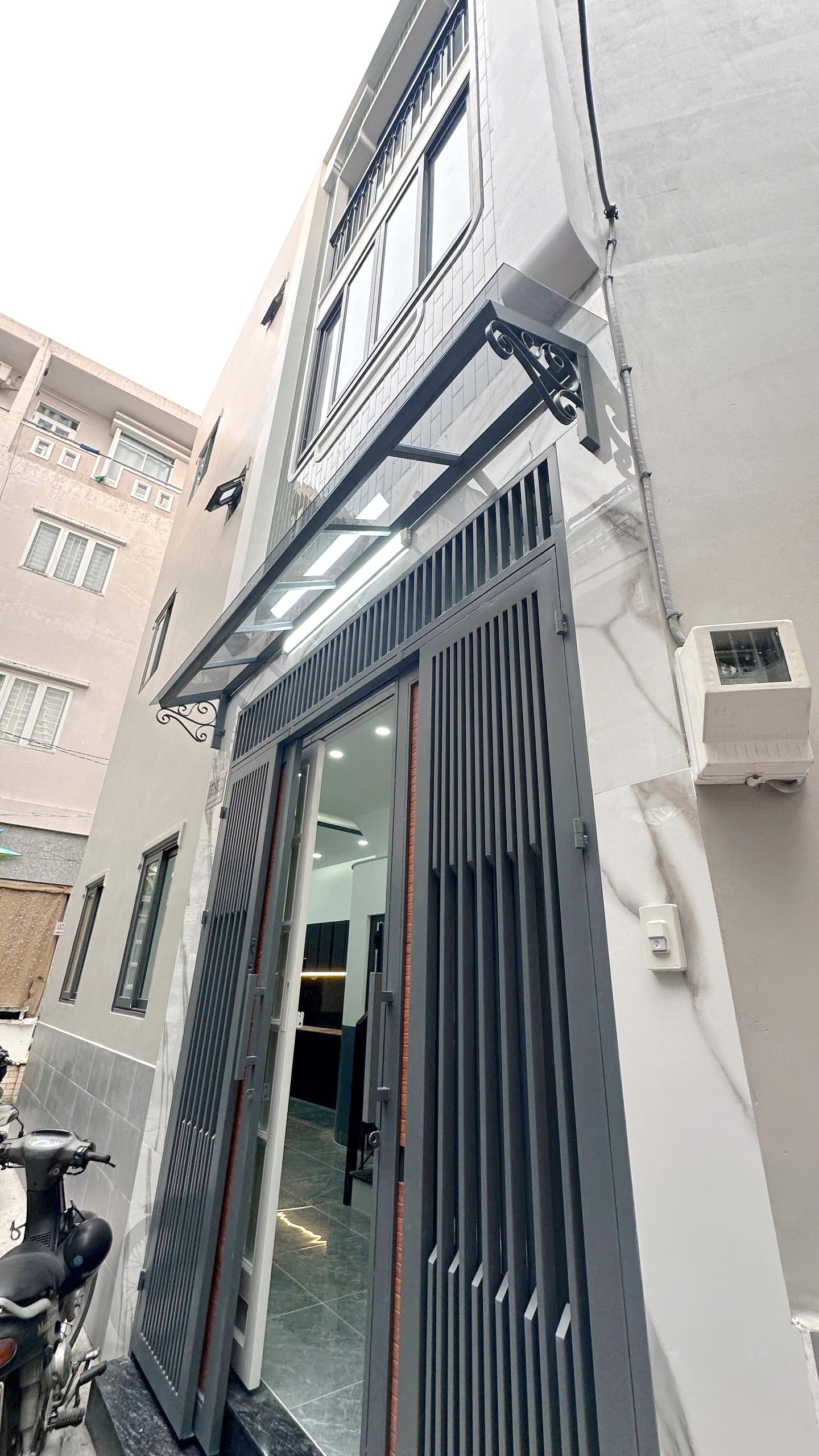 2 lầu ST/4PN Dương Bá Trạc P.Hưng Phú (P1Q8) 15985712