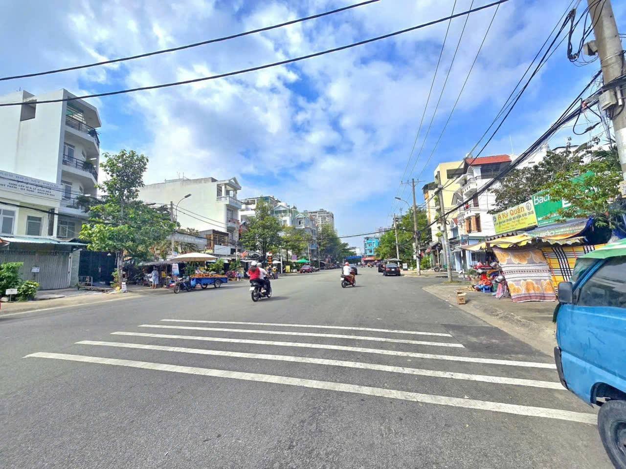 SIÊU PHẨM DÒNG TIỀN - CHDV MẶT TIỀN LÂM VĂN BỀN, QUẬN 7 - ĐANG CHO THUÊ 62TR/THÁNG - GIÁ 19,5 TỶ 15985733