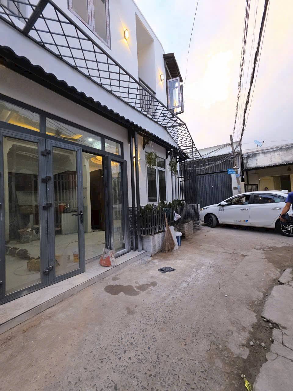 NHÀ RỘNG, GIÁ RẺ, LÔ NHÌ - NHÀ CẤP 4 THUẬN TIỆN XÂY MỚI - HẺM XE HƠI - NGUYỄN BÌNH, NHÀ BÈ - GIÁ 15985736