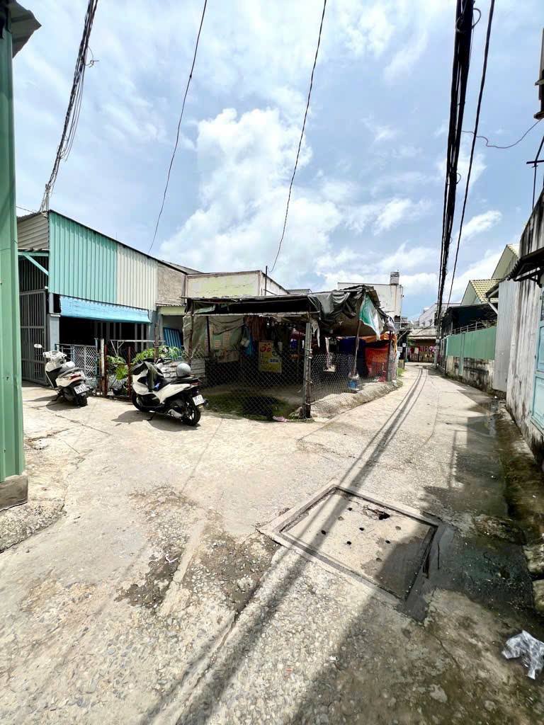 NHÀ RỘNG, GIÁ RẺ, LÔ NHÌ - NHÀ CẤP 4 THUẬN TIỆN XÂY MỚI - HẺM XE HƠI - NGUYỄN BÌNH, NHÀ BÈ - GIÁ 15985736