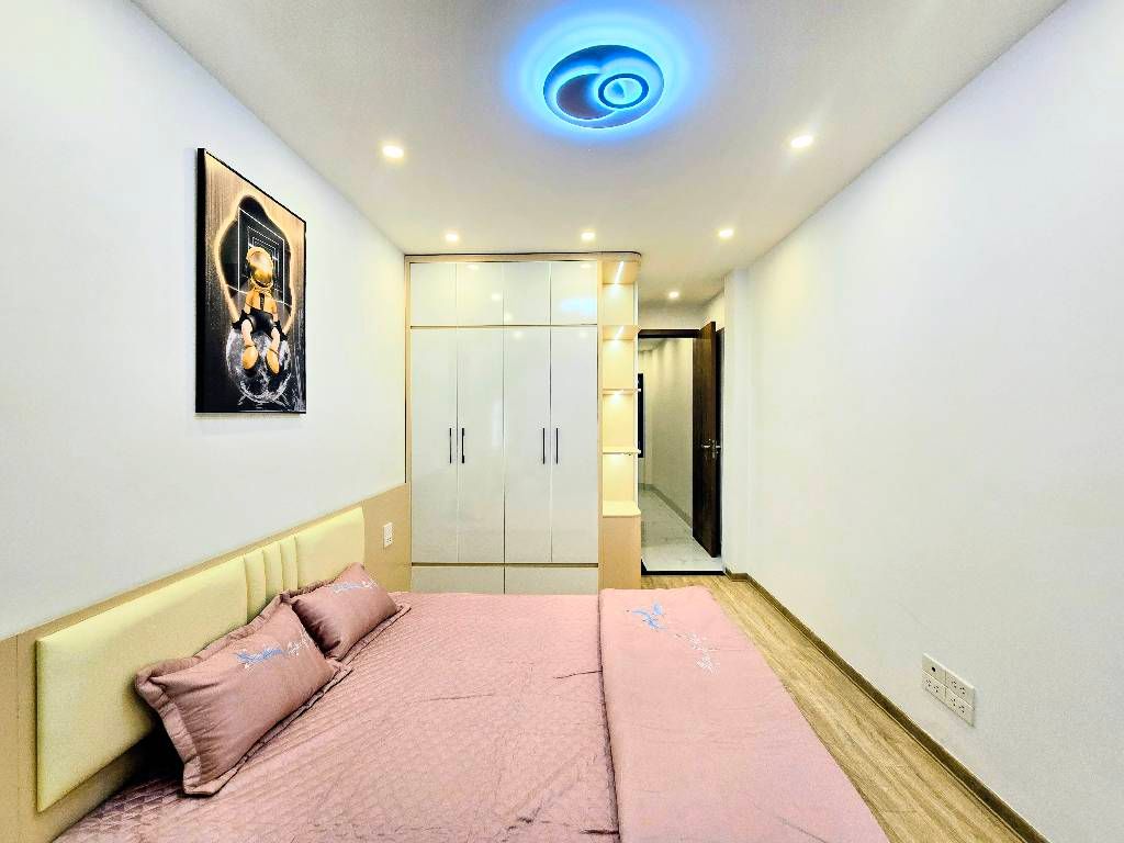 Bán nha đẹp Hồng Tiến- dân xây- thang máy- oto- ngõ thông-full NT 6 tầng nhỉnh 12 tỷ(TL) 15985744