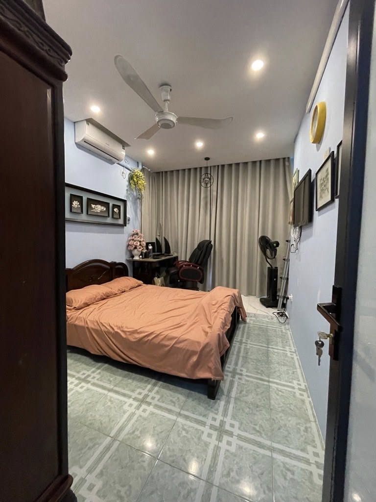 Bán nhà phố Văn Cao, Ba Đình, gần ô tô, khu vực dân trí cao, yên tĩnh, 32m, 5 tầng, 8 tỷ 15985776