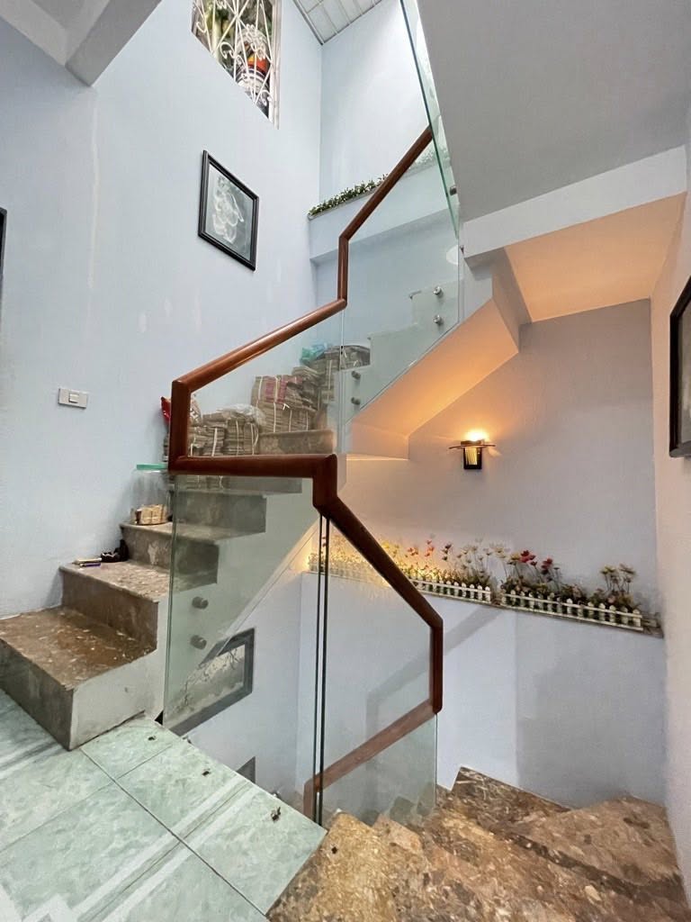 Bán nhà phố Văn Cao, Ba Đình, gần ô tô, khu vực dân trí cao, yên tĩnh, 32m, 5 tầng, 8 tỷ 15985776