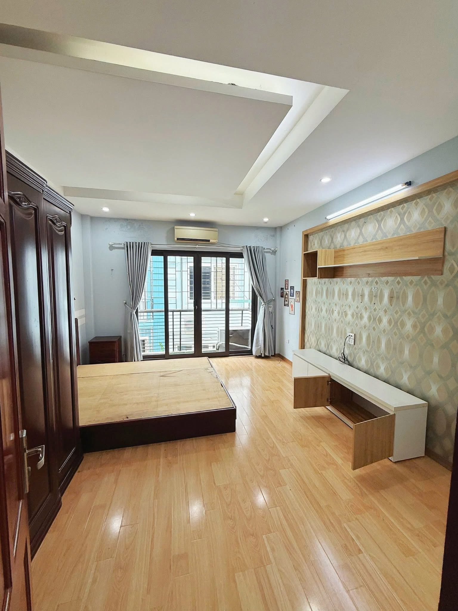 Cho thuê nhà ngõ oto Giáp Nhị 32 m2 * 5 tầng, 3 phòng ngủ, 4 vệ sinh, 12 triệu 15985782