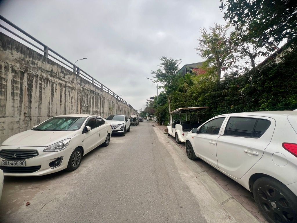 bán đất ngõ 30 ngọc thuỵ 70m ngõ thông, oto chỉ 8 tỷ còn tl.. 15985829