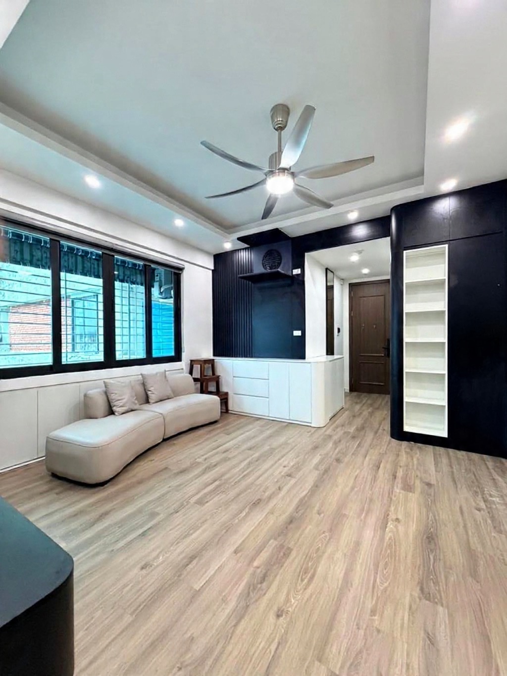 chung cư trần quý kiên cầu giấy DT 51m 2 ngủ full nội thất giá 5,1 tỷ 15985844
