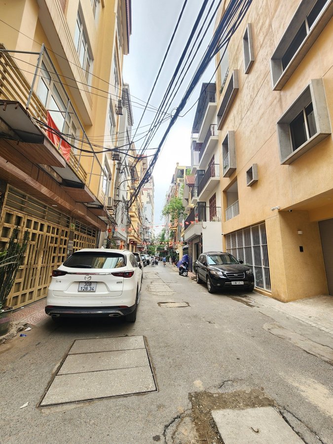 Bán Nhà Võng Thị. Tây Hô. 6 Tầng Thang Máy. Ô Tô. DT 50m2. MT 5.3m. Giá 22.4 Tỷ.  15985877