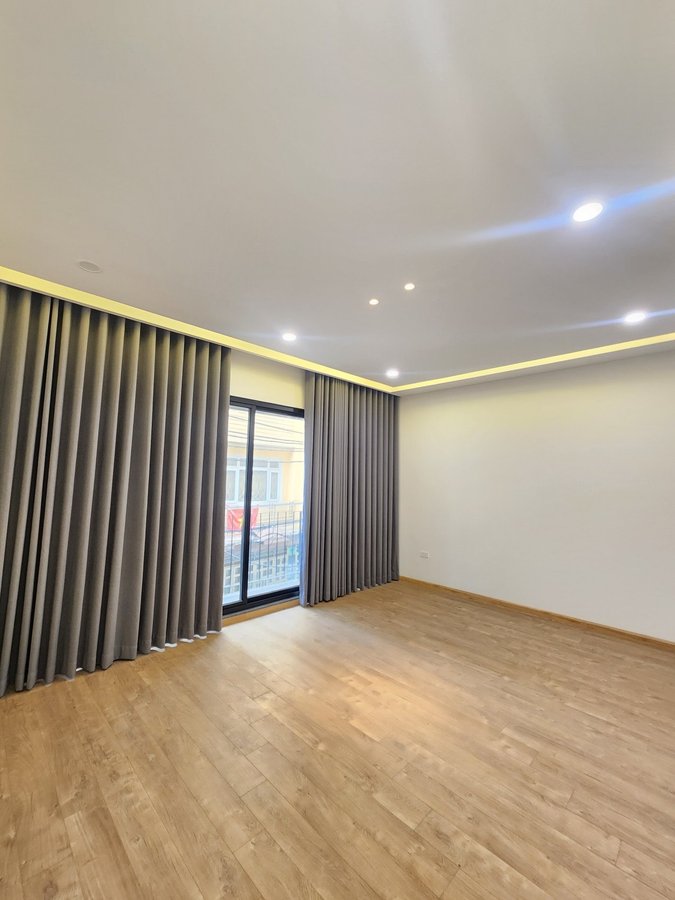 Bán Nhà Võng Thị. Tây Hô. 6 Tầng Thang Máy. Ô Tô. DT 50m2. MT 5.3m. Giá 22.4 Tỷ.  15985877