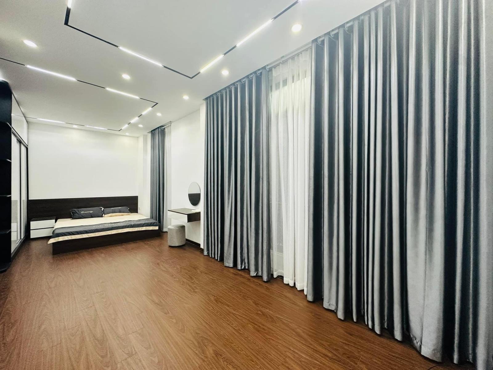 CHỈ 5.6 TỶ CÓ NHÀ LÔ GÓC PHÚC LỢI - 4 TẦNG Ở NGAY - SÁT VINHOMES RIVERSIDE 15985976