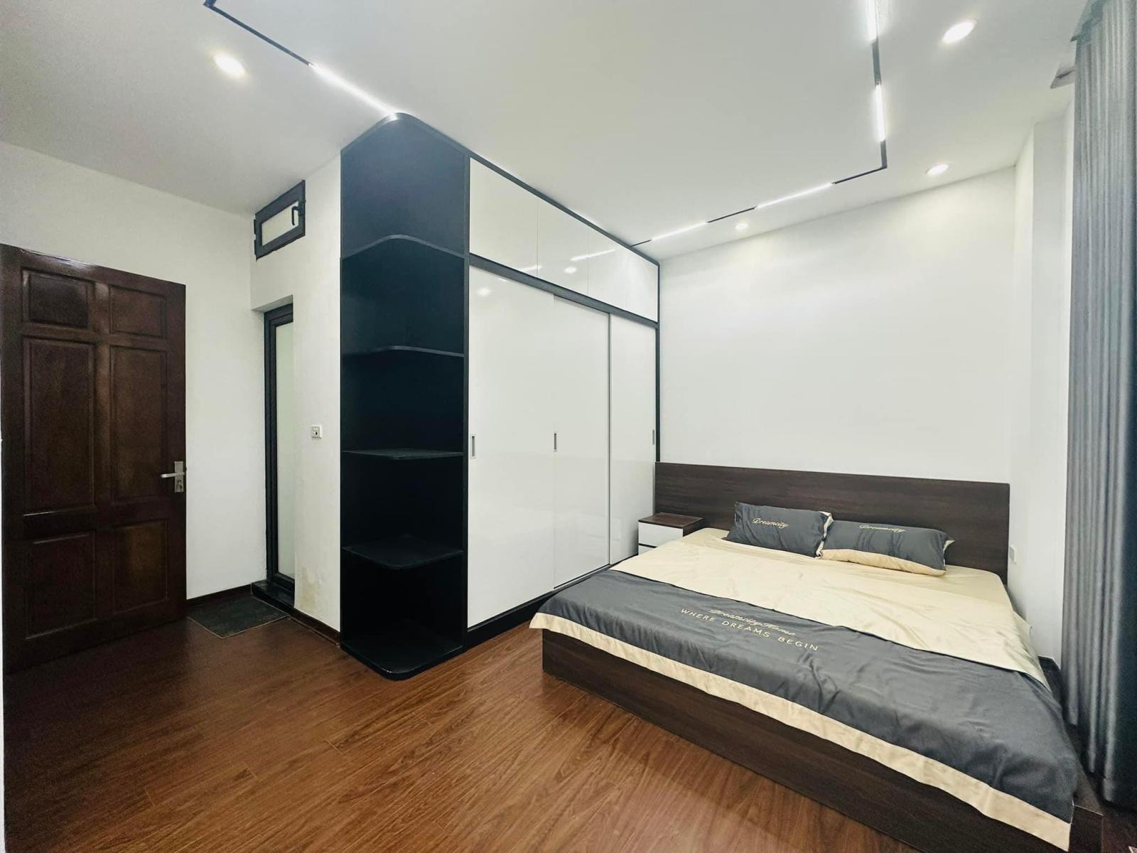 CHỈ 5.6 TỶ CÓ NHÀ LÔ GÓC PHÚC LỢI - 4 TẦNG Ở NGAY - SÁT VINHOMES RIVERSIDE 15985976