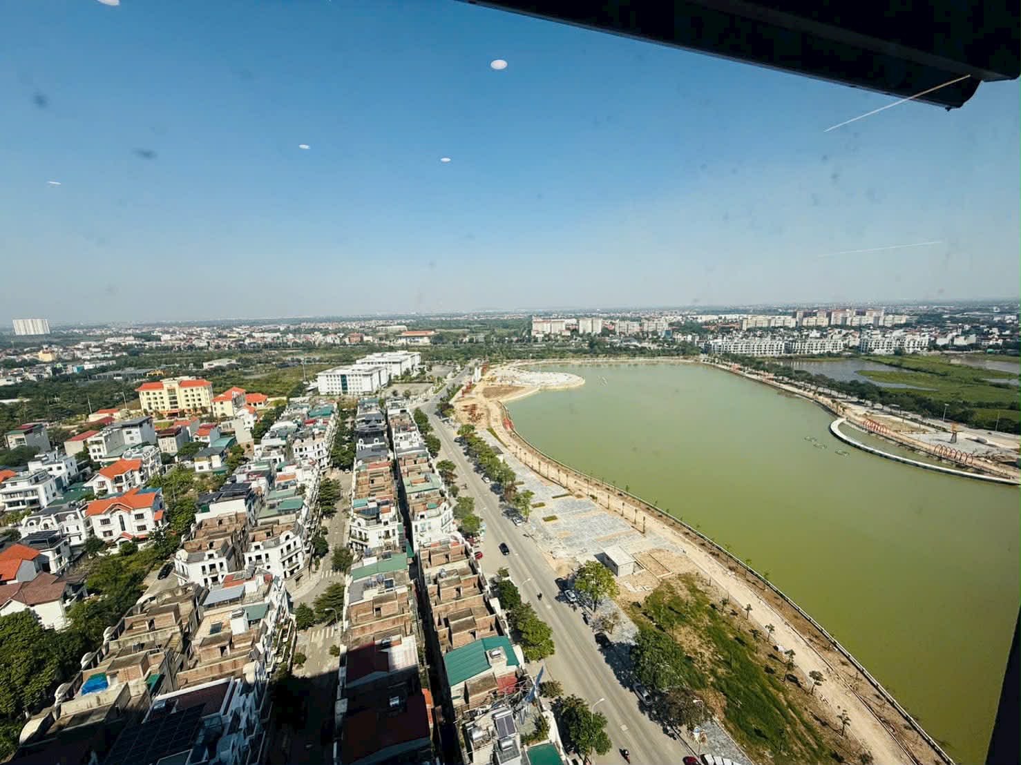 Cho thuê nhà nguyên căn 5 sàn thang máy phố Thuận An/Trâu Quỳ view hồ, công viên Gia Lâm 15985990