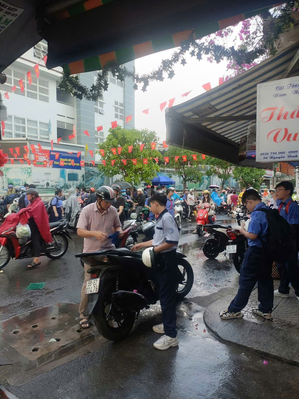 SANG NHƯỢNG QUÁN CHÁO, MÌ, NUI XÀO NGAY CỔNG TRƯỜNG ĐẠI HỌC - QUẬN PHÚ NHUẬN, HCM 15985996