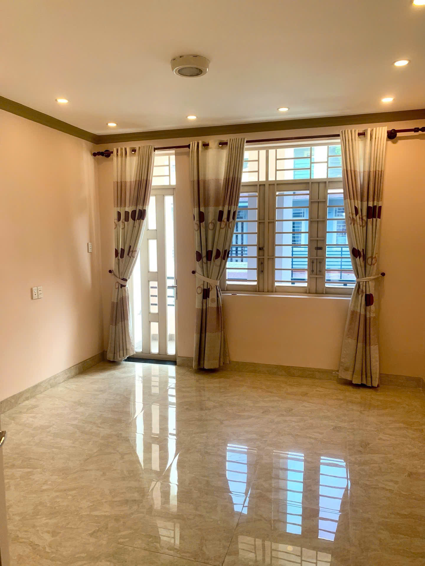 Bán nhà 2 tầng- hẻm xe hơi thông- ngã tư 4 xã Bình Trị Đông- chỉ 4 tỉ nhỉnh 15986022