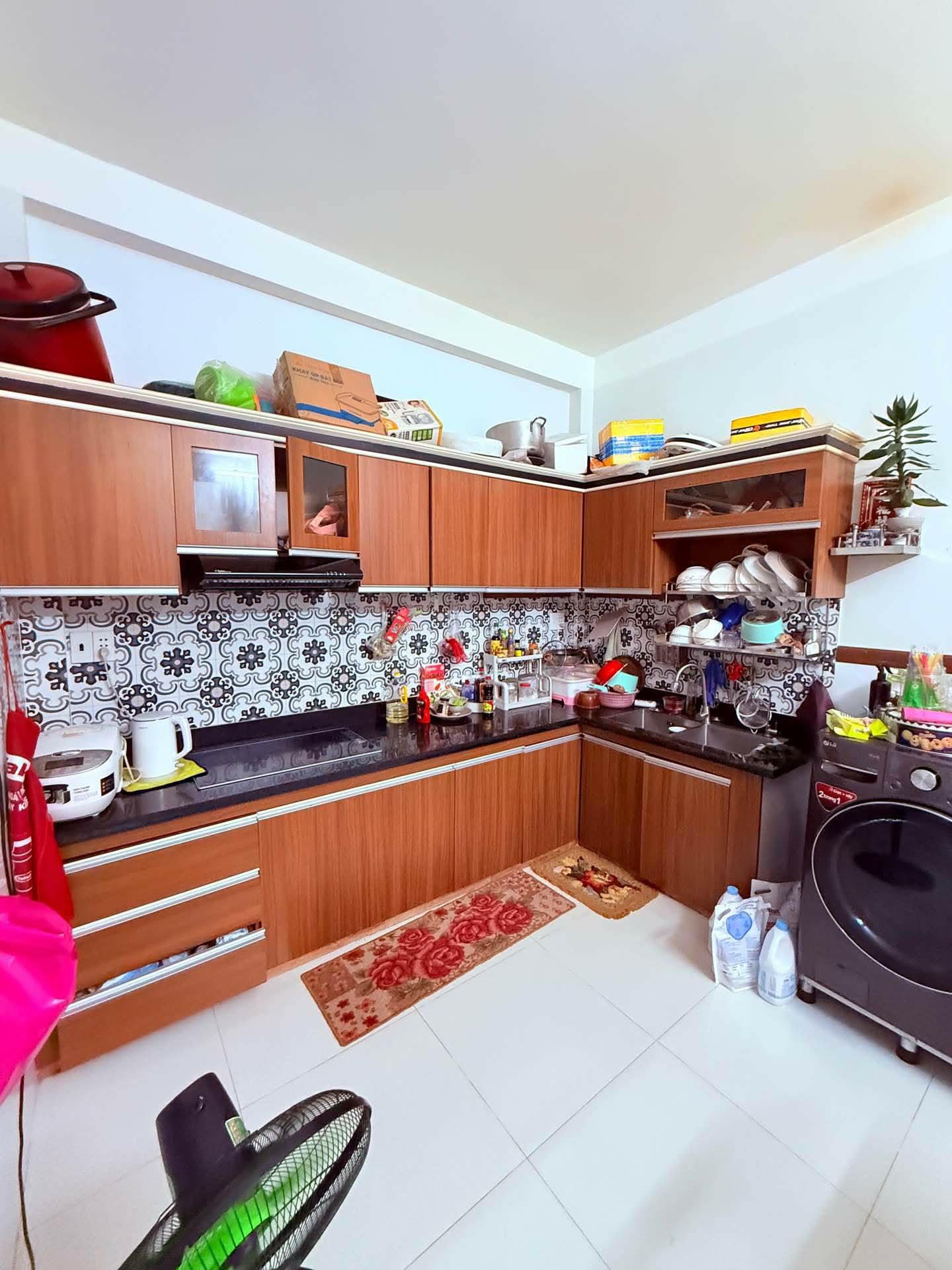 NHÀ ĐẸP TÂN PHÚ 5 TẦNG NGAY TRUNG TÂM CHỈ 9 TỶ 15986041