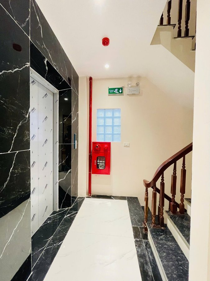 Bán Nhà Minh Khai. Hai Bà Trưng. 6 Tầng Thang Máy. DT 70m2. MT 6.9m. Giá 16.8 Tỷ. 15986100