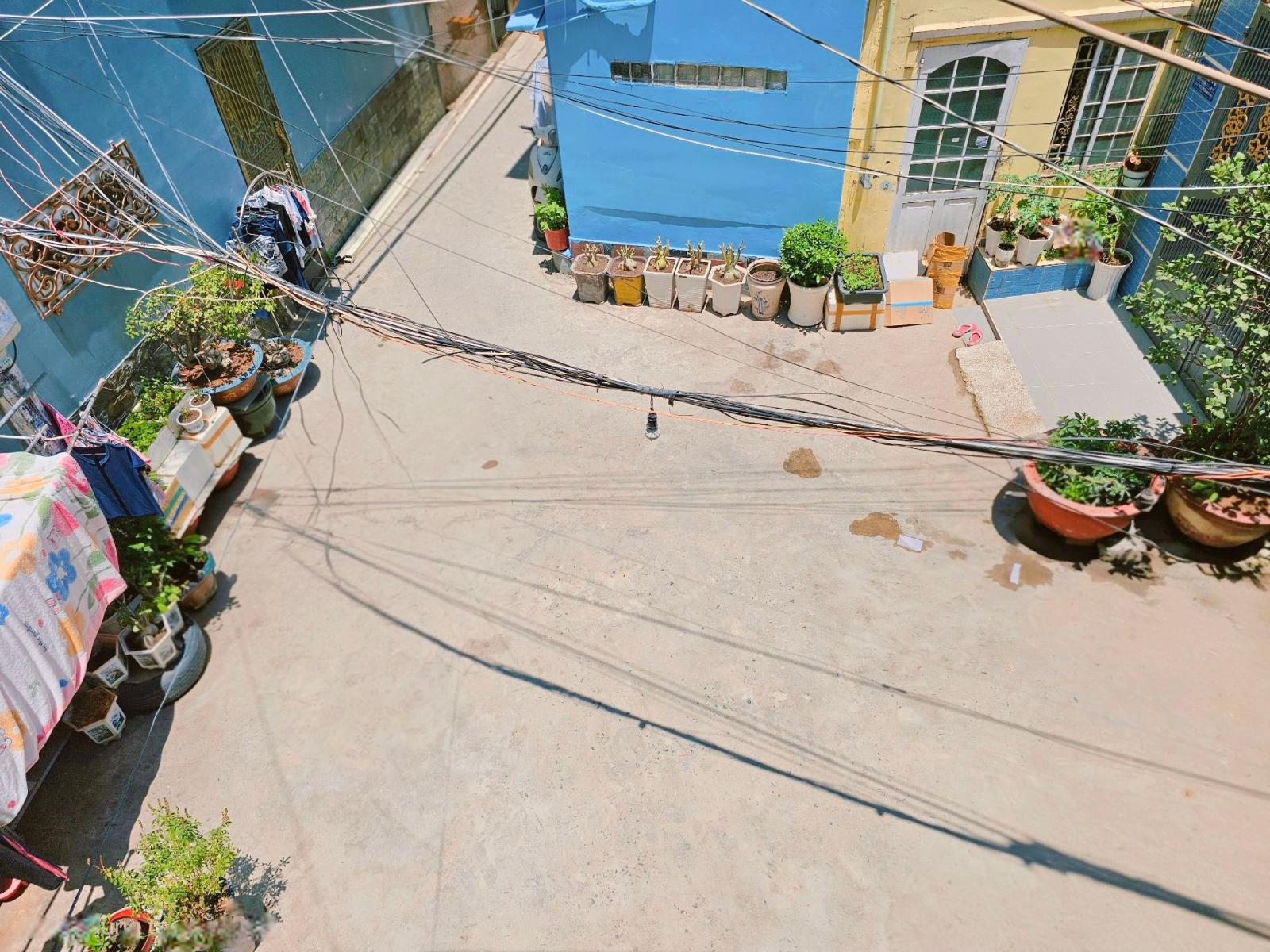 KHU VỰC HIẾM NHÀ BÁN - NGAY SÂN BAY - FULL NỘI THẤT - NHÀ ĐẸP Ở NGAY - SỔ VUÔNG A4 - NHĨNH 5 TỶ 15986135