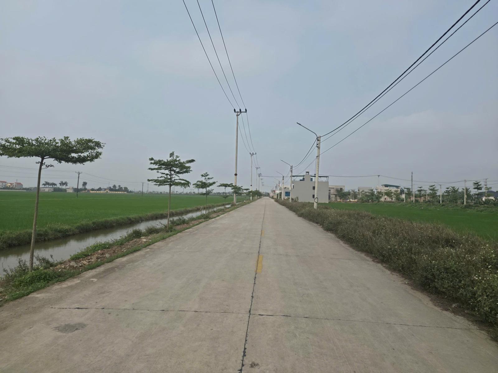 Cần chuyển nhượng lô đất cực đẹp tại khu vực Khánh Hội, Yên Khánh, Ninh Bình. Vị trí kinh doanh hay 15986150