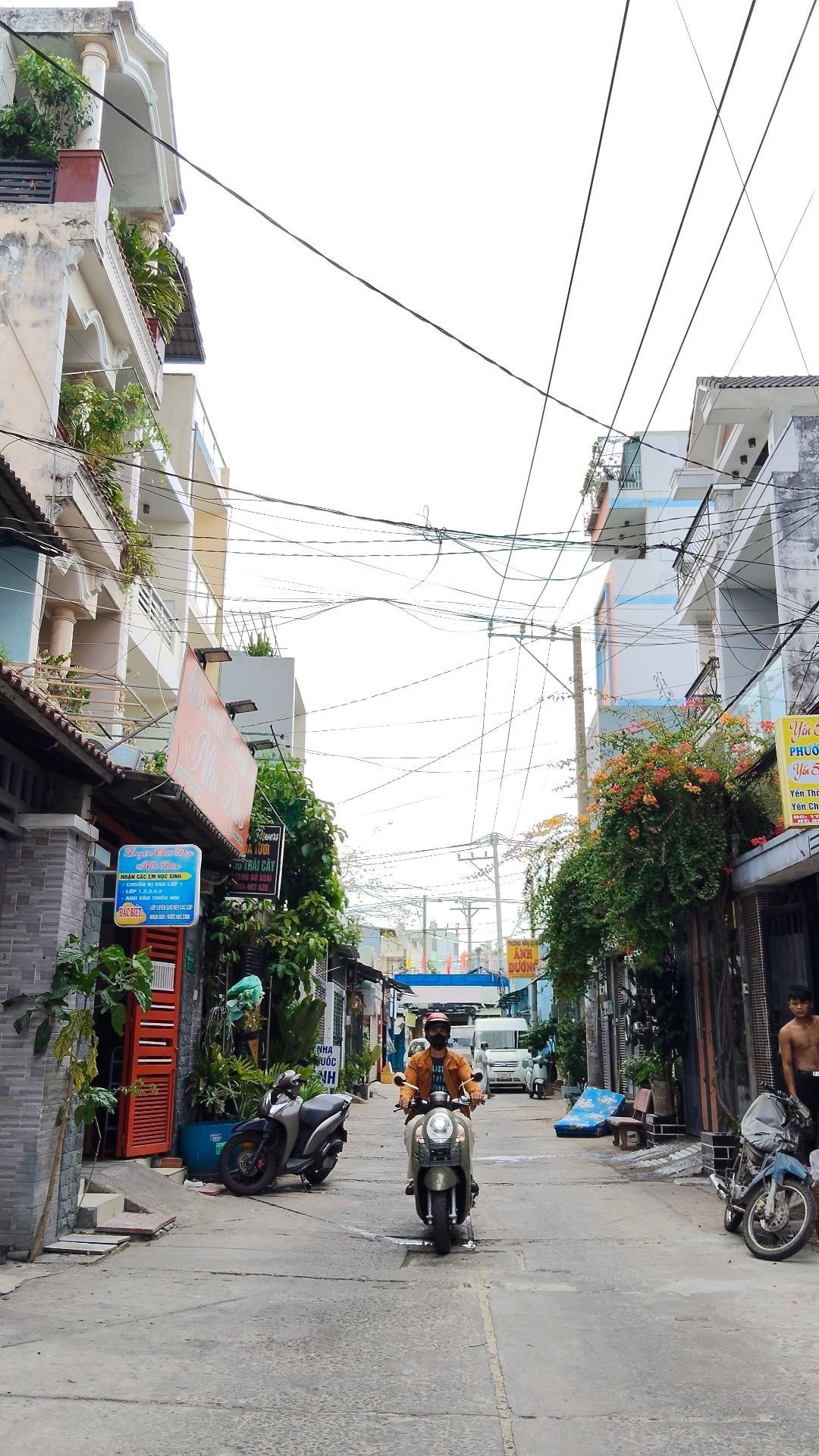 NHÀ HẺM TO NHƯ MẶT TIỀN ĐƯỜNG GÒ XOÀI,NGANG 4M DÀI 14M,HƠN 5 TỶ TL 15986182