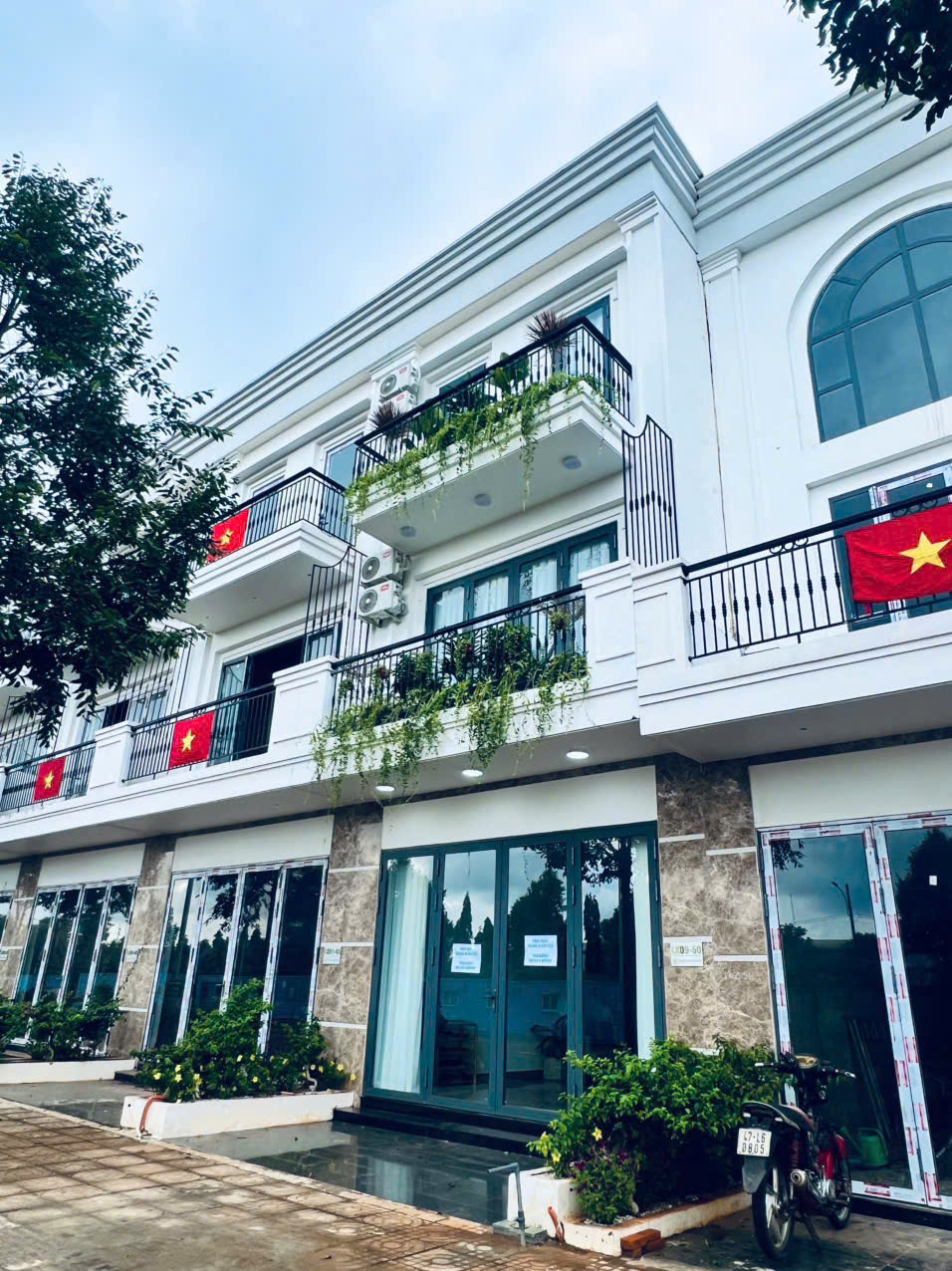 Shophouse tại khu đô thị Ân Phú - mặt tiền đường 32m 15986207
