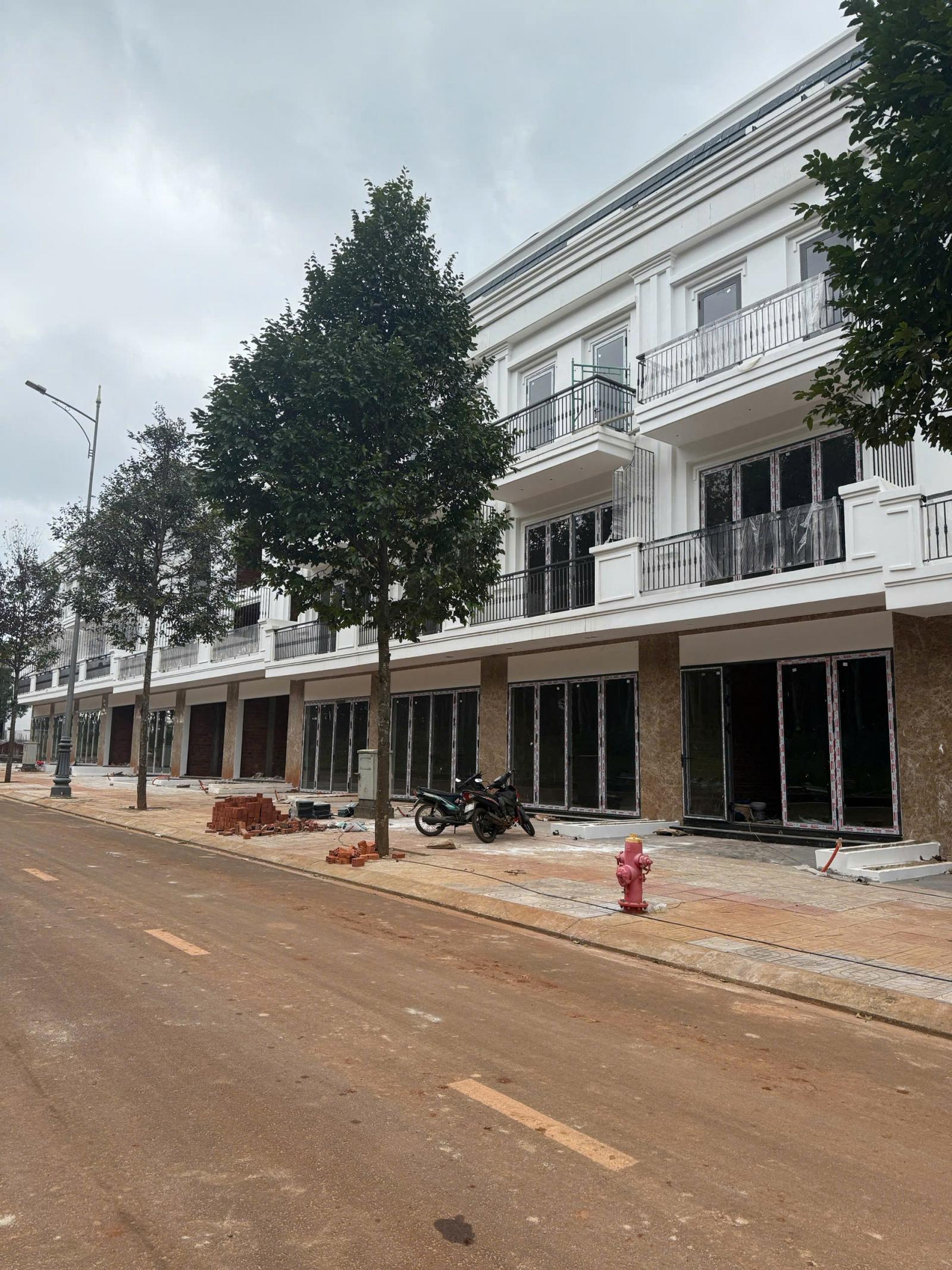 Shophouse tại khu đô thị Ân Phú - mặt tiền đường 32m 15986207