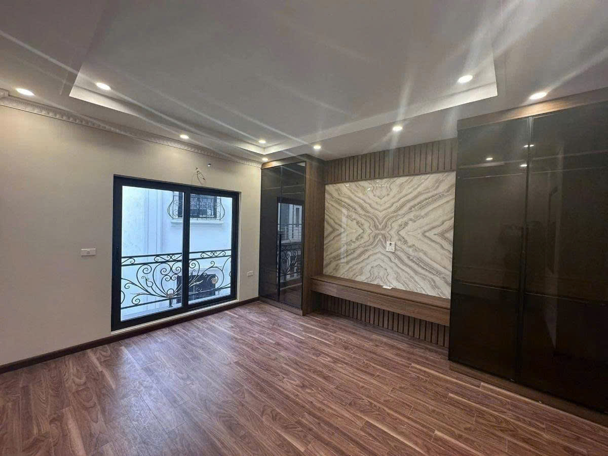 Bán nhà Bồ Đề 43m 6 tầng MT4m thang máy gara ô tô hơn 16 tỷ 15986219