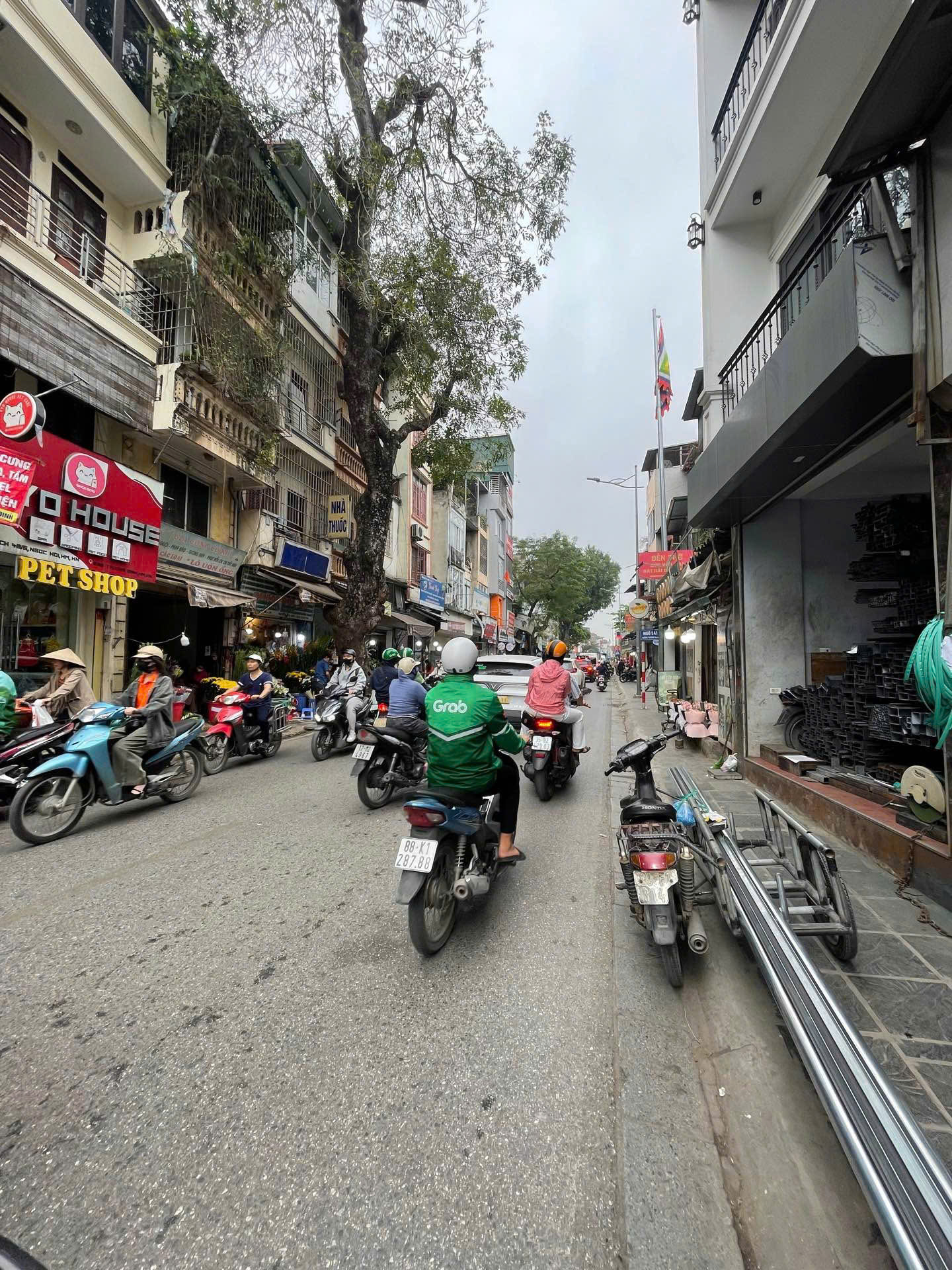 BÁN NHÀ MẶT PHỐ TRUNG TÂM BẠCH MAI - TRƯƠNG ĐỊNH - KINH DOANH RỰC SÁNG 15986239