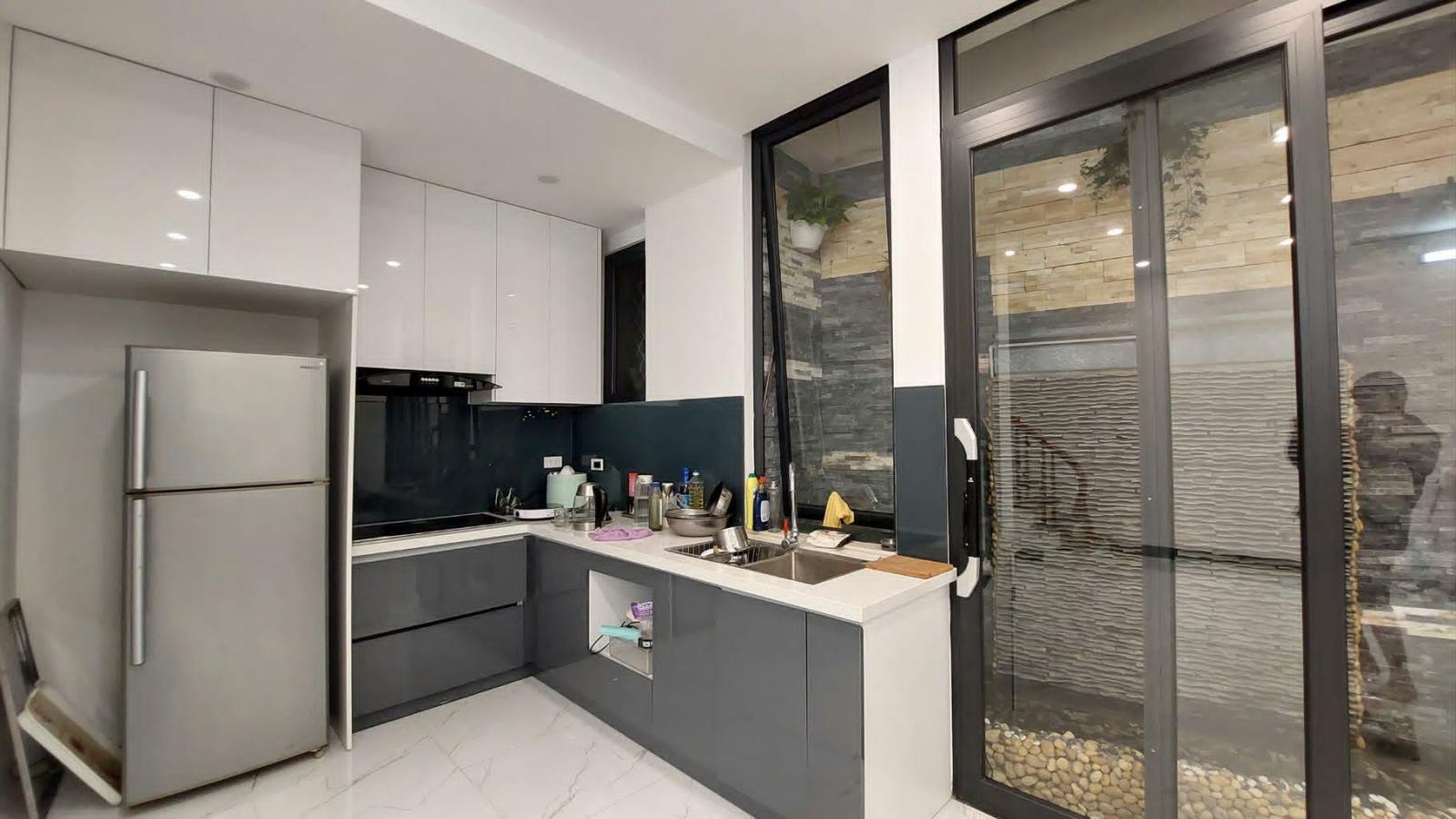 Bán nhà 5 tầng phố Trích Sài. diện tích 46m2,giá 17 tỷ 15986247