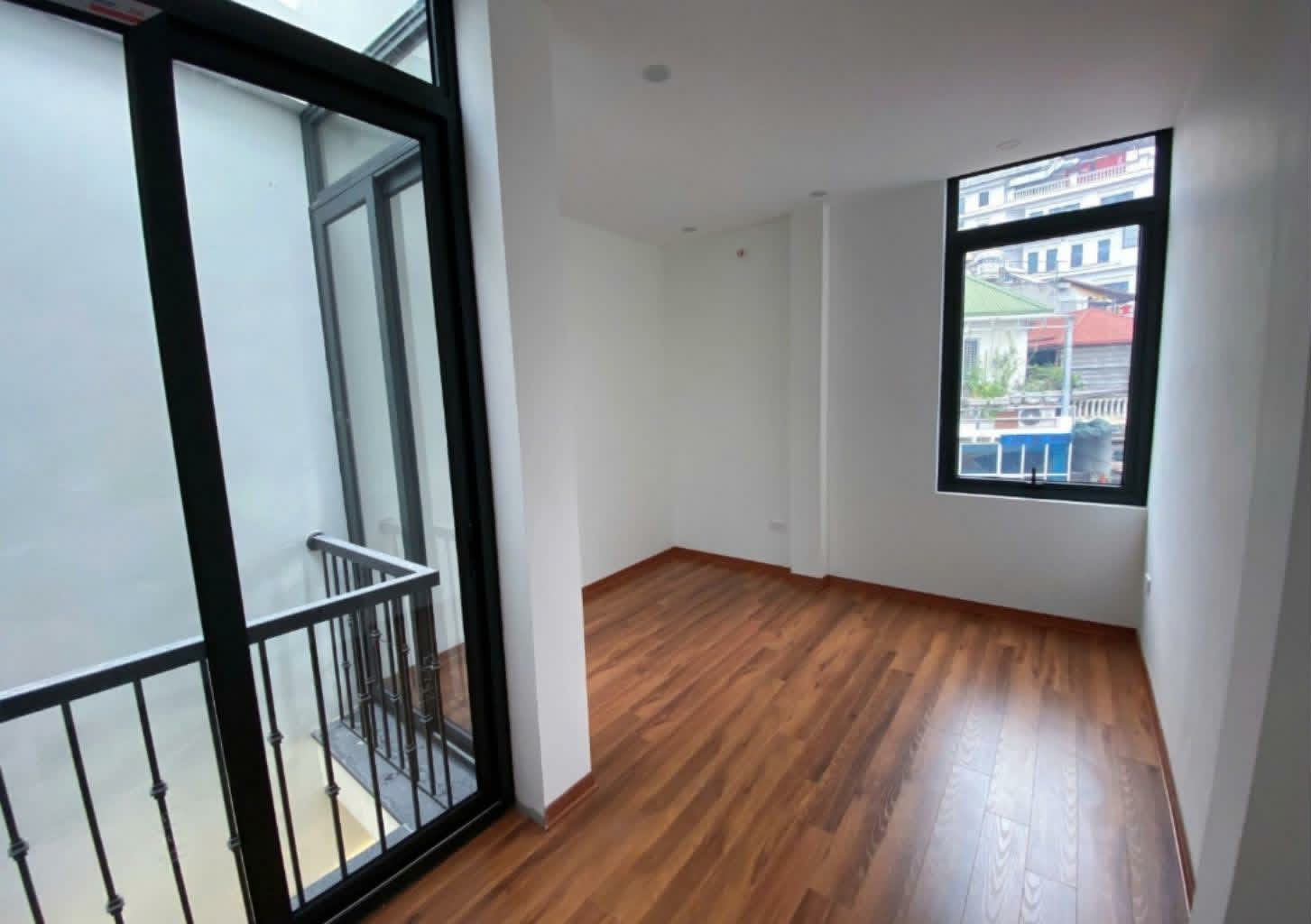 Bán nhà 5 tầng phố Trích Sài. diện tích 46m2,giá 17 tỷ 15986247