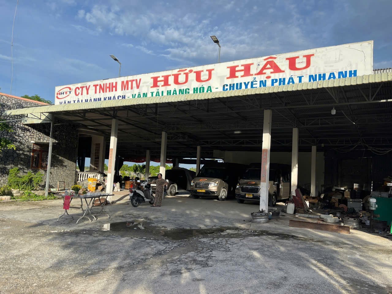 CHUYỂN NHƯỢNG HỆ SINH THÁI VẬN TẢI & CÂY XĂNG Cây xăng dt 25000m2 và trạm điều hành bd gần 200m2 15986277