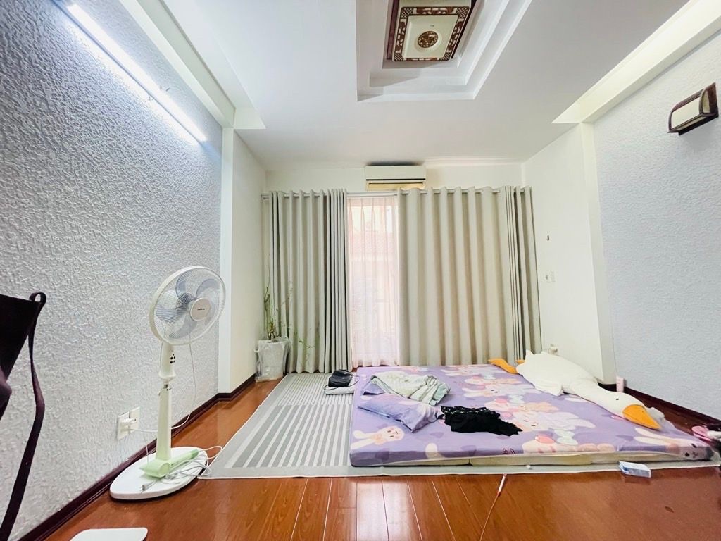 lạc long quân 50m x6 tầng 18,9 tỷ ô tô qua nhà,ngõ thông,full nội thất,5p ra hồ tây 15986296