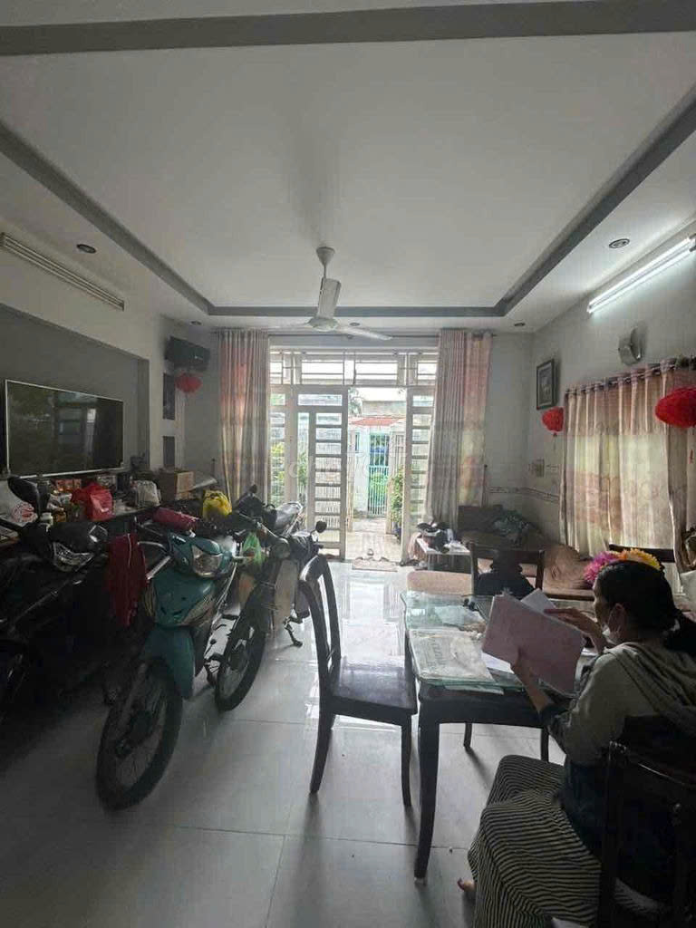 HOT HOT - NHÀ ĐẸP – GIÁ TỐT – BÁN GẤP NHÀ Đường Vườn Lài, Phường An Phú Đông, Quận 12, TP. HCM 15986305