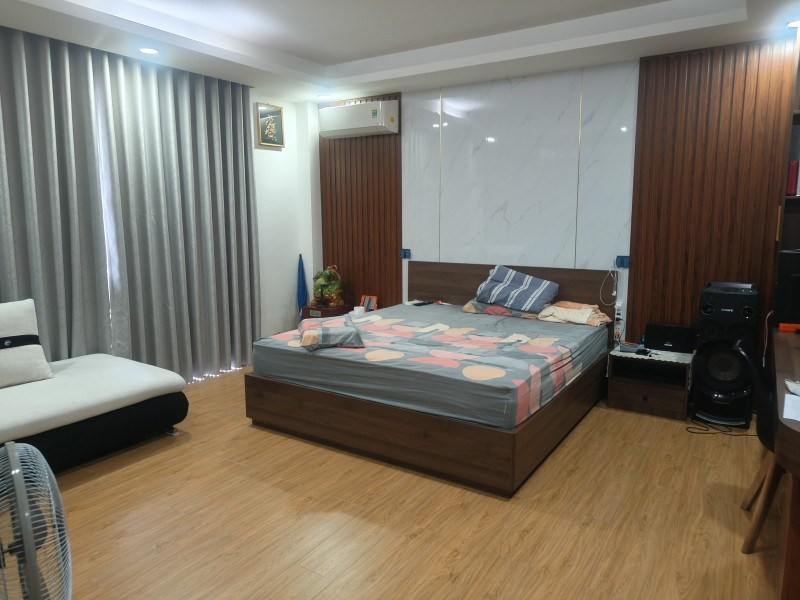 Bán biệt thự liền kề Q2, Phường Cát Lái, TP HCM. DT 120m2, 3 tầng. Giá 16.9 tỷ, SH, N2 15986310