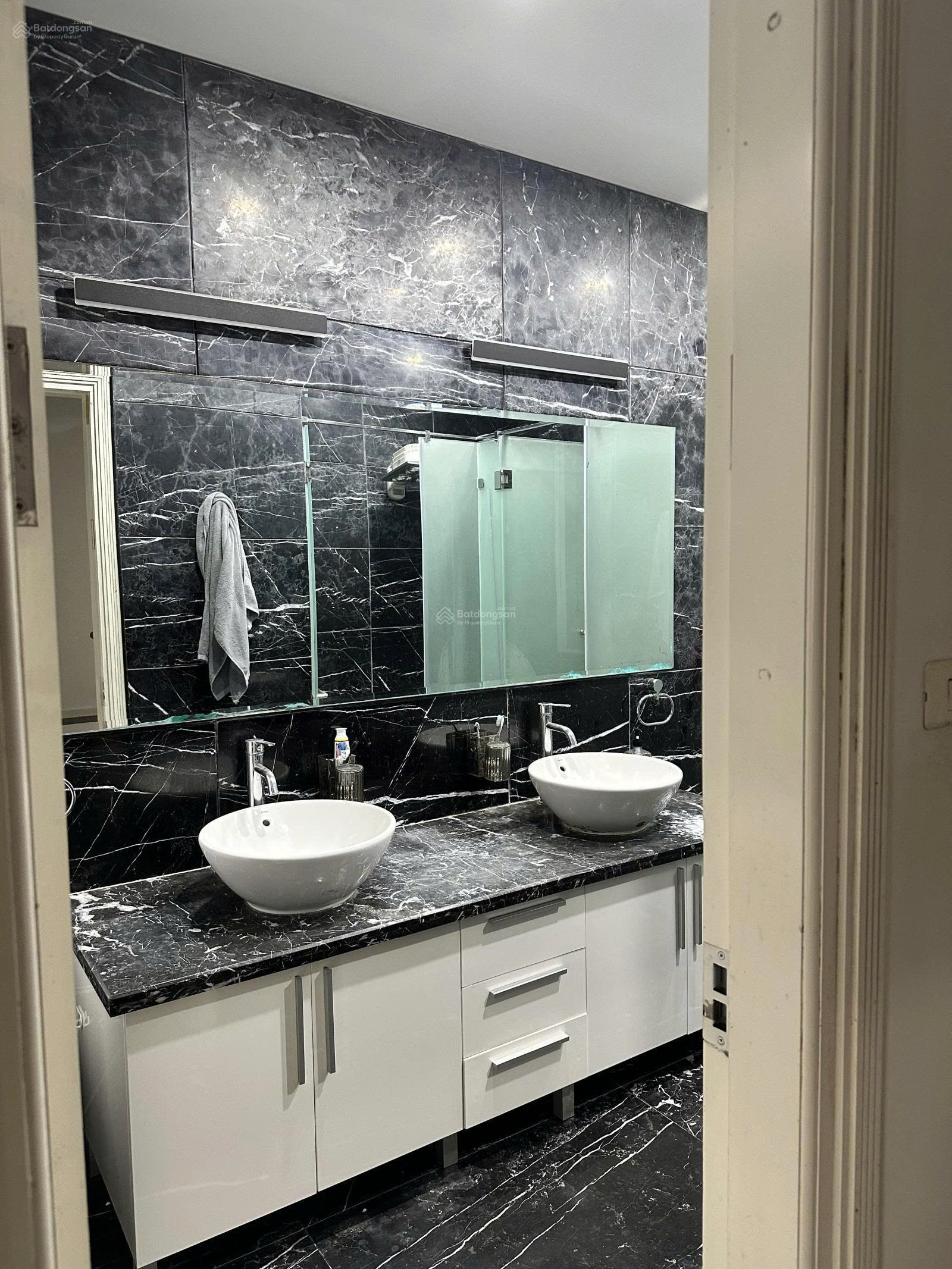 Bán biệt thự Tây Hồ, gần hồ, 110m2, ngõ rộng, chỉ 28 tỷ 15986318