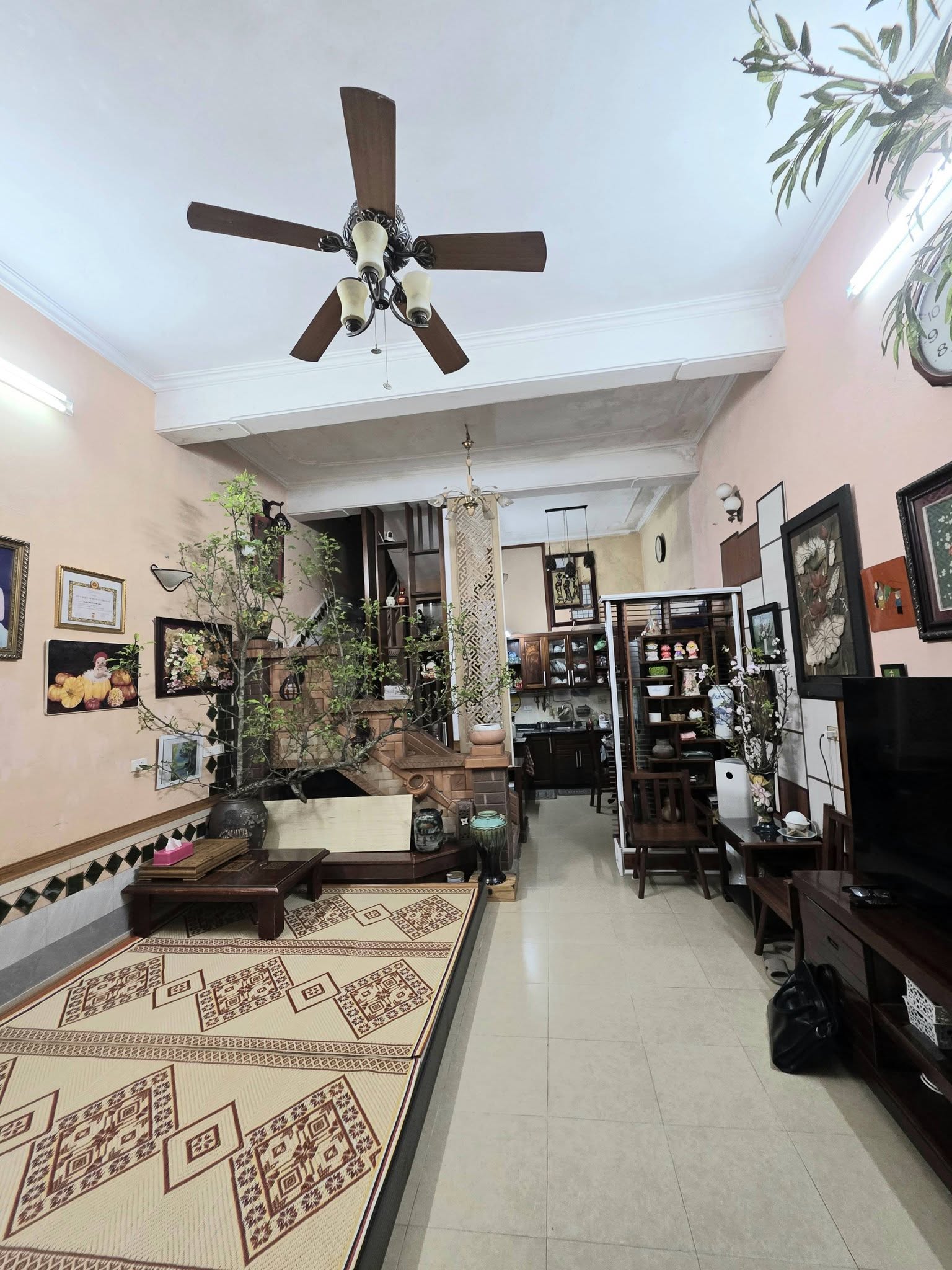 NHÀ ĐẸP PHỐ HOÀNG HOA THÁM 47M 5T GIÁ 14 TỶ NGÕ THÔNG NGAY GẦN ĐƯỜNG Ô TÔ 15986319