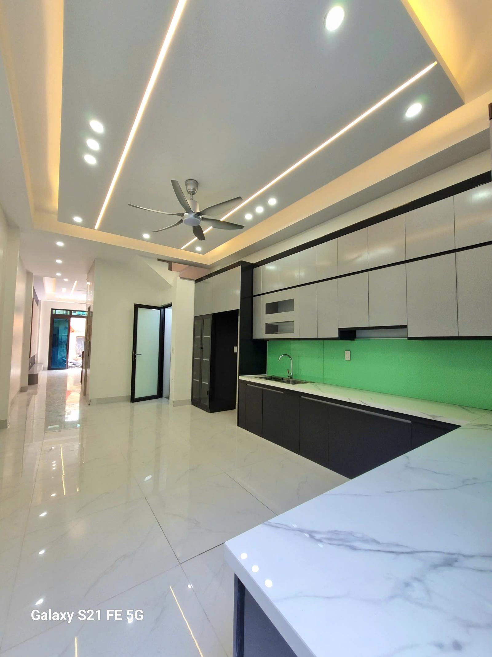 bán nhà 4 tầng thang máy hiện đại ngay trần lãm - gần chợ đậu và nguyễn tông quai đi vào 15986322