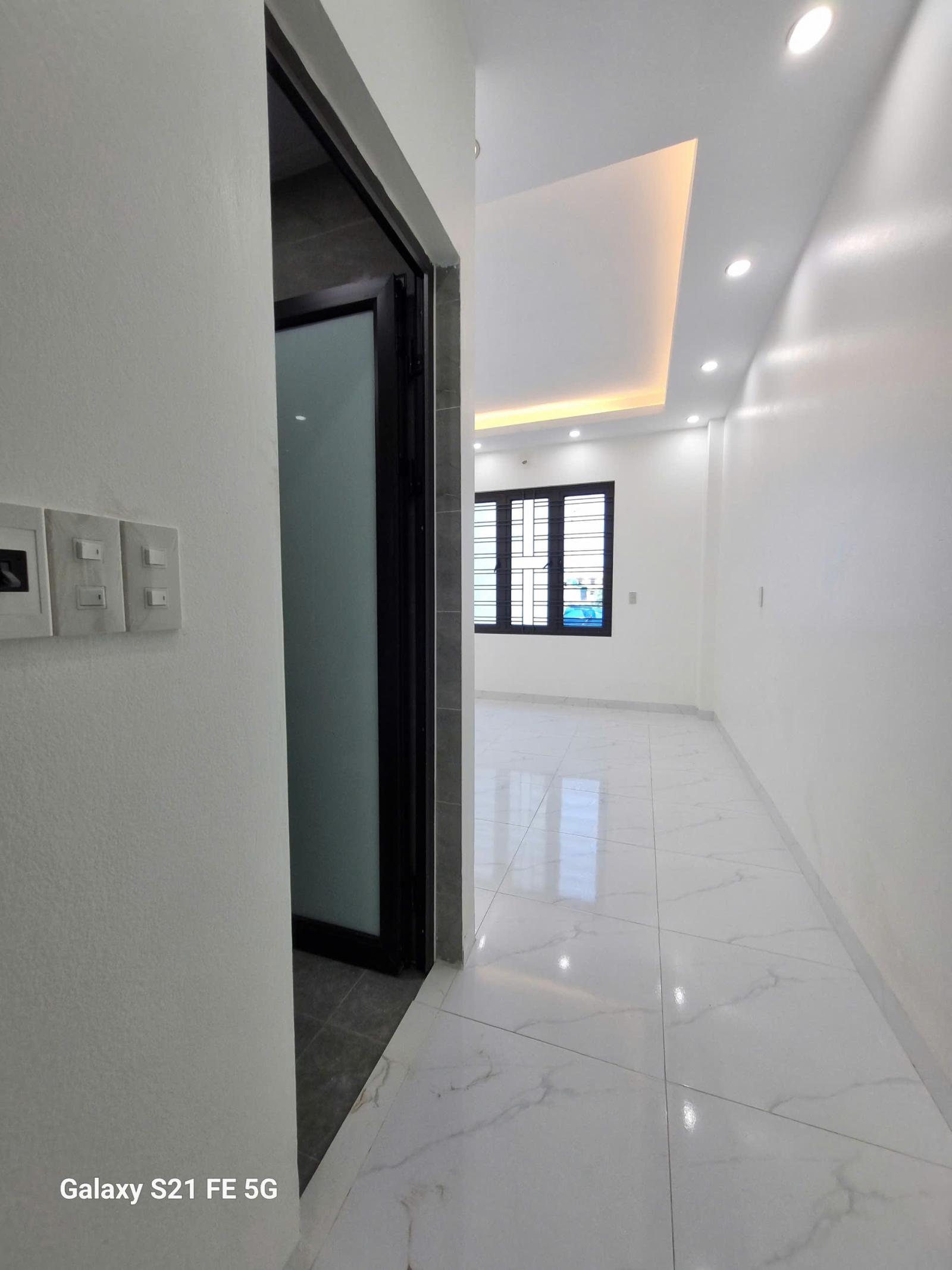 bán nhà 4 tầng thang máy hiện đại ngay trần lãm - gần chợ đậu và nguyễn tông quai đi vào 15986322